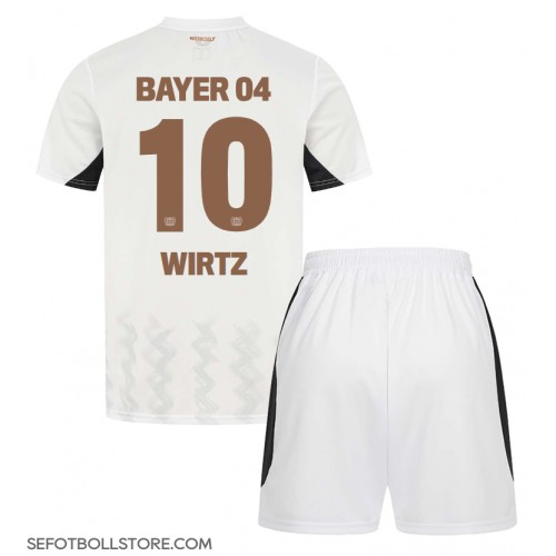 Bayer Leverkusen Florian Wirtz #10 Replika babykläder Bortaställ Barn 2024-25 Kortärmad (+ korta byxor)